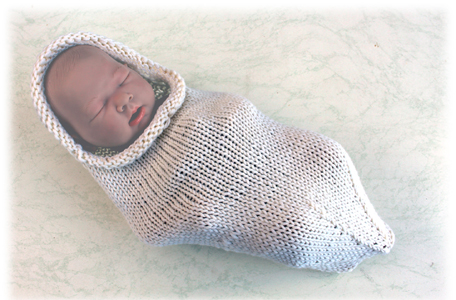 Cocoon mit Kapuze weiß