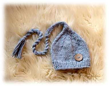 Zipfelmütze mit Holzknopf